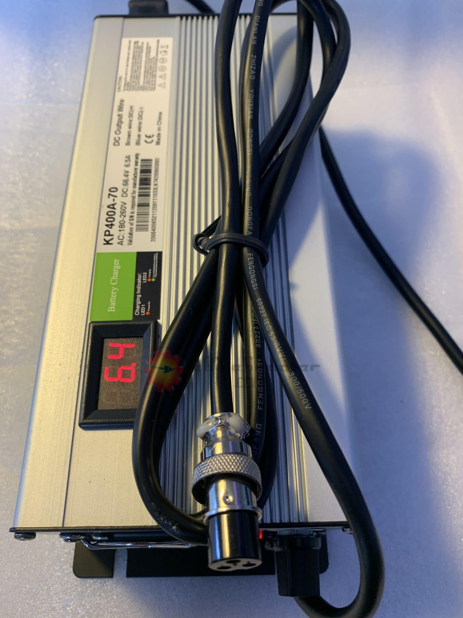 Charger voltage 66.4 V 6.5 with voltage display